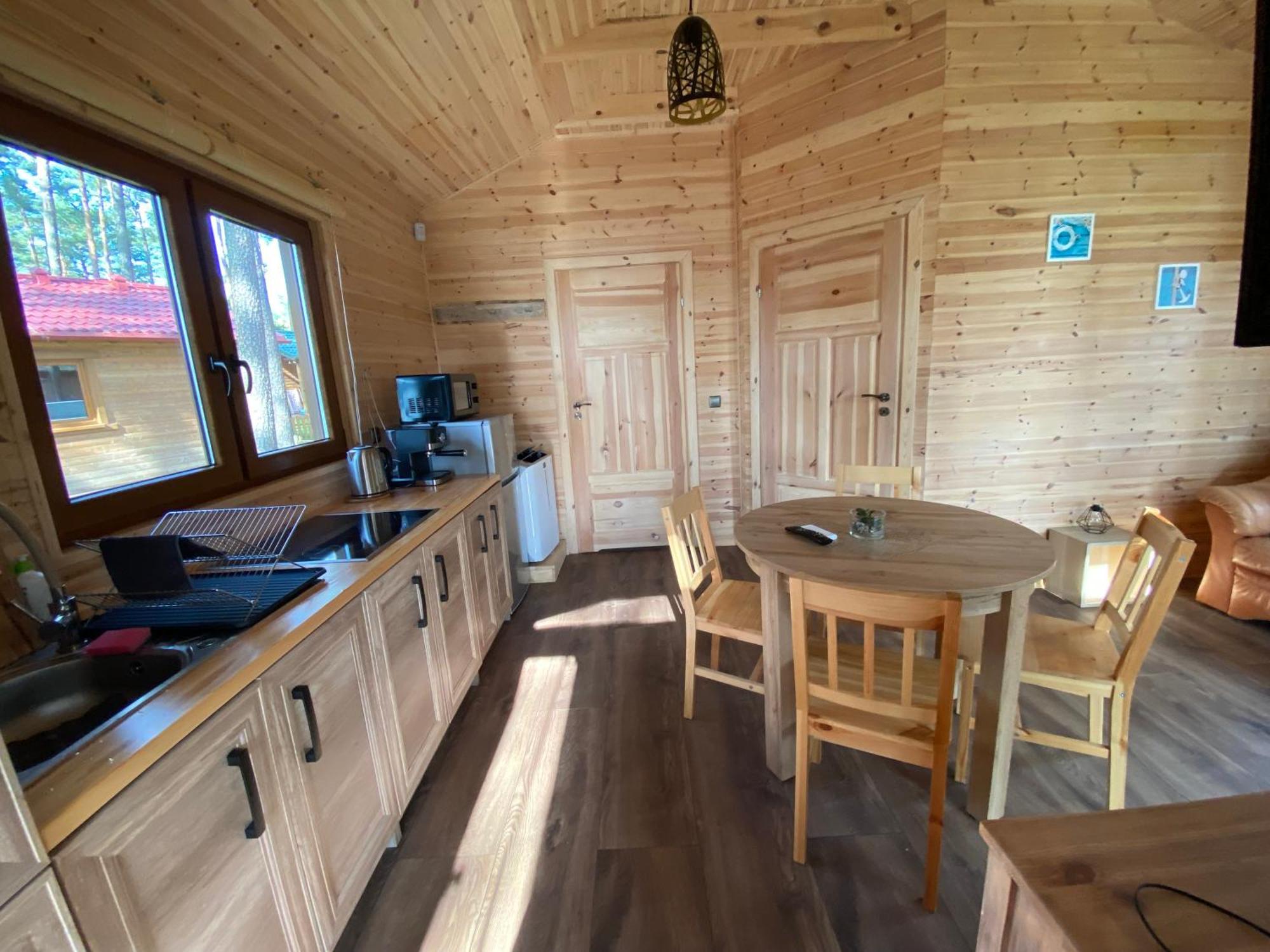 Domek Z Widokiem Jeziora Borsk Exterior foto